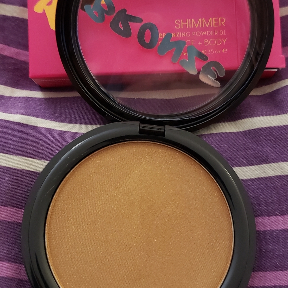 Bronzing powder
